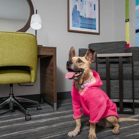 Hampton Inn Yorkville Zewnętrze zdjęcie
