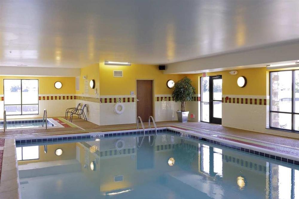 Hampton Inn Yorkville Udogodnienia zdjęcie