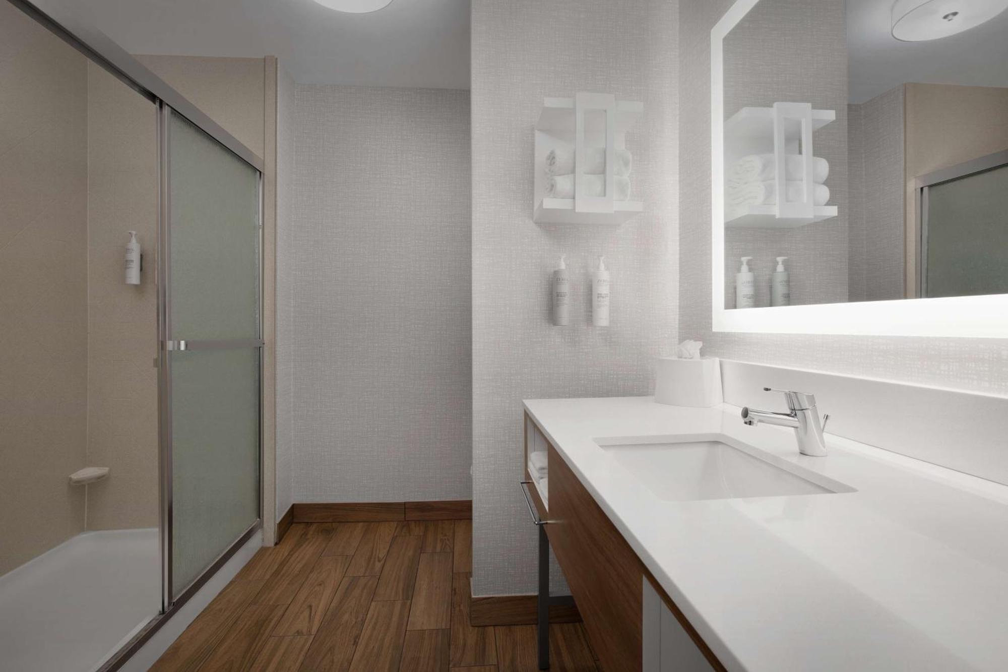 Hampton Inn Yorkville Zewnętrze zdjęcie