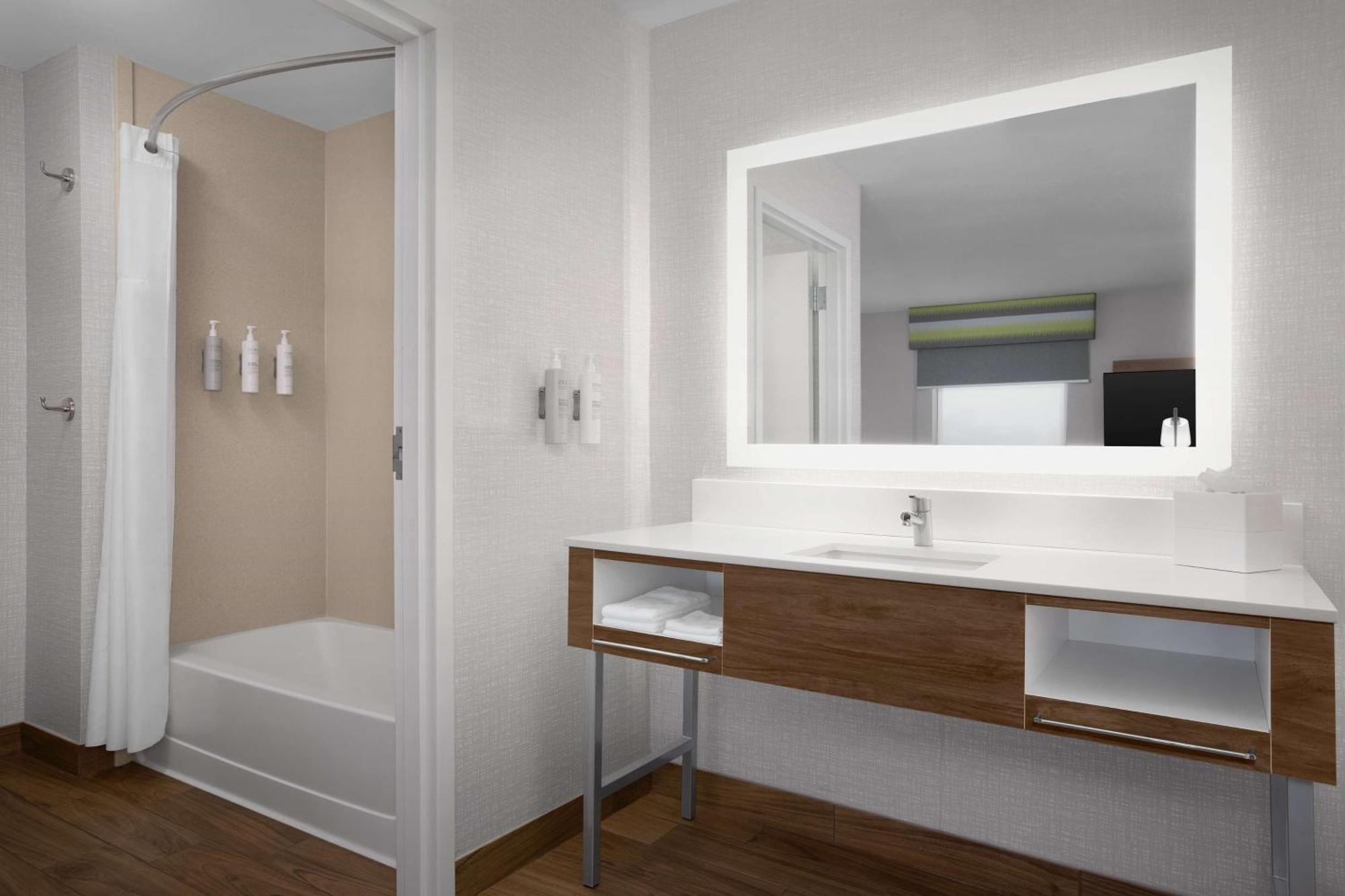 Hampton Inn Yorkville Zewnętrze zdjęcie