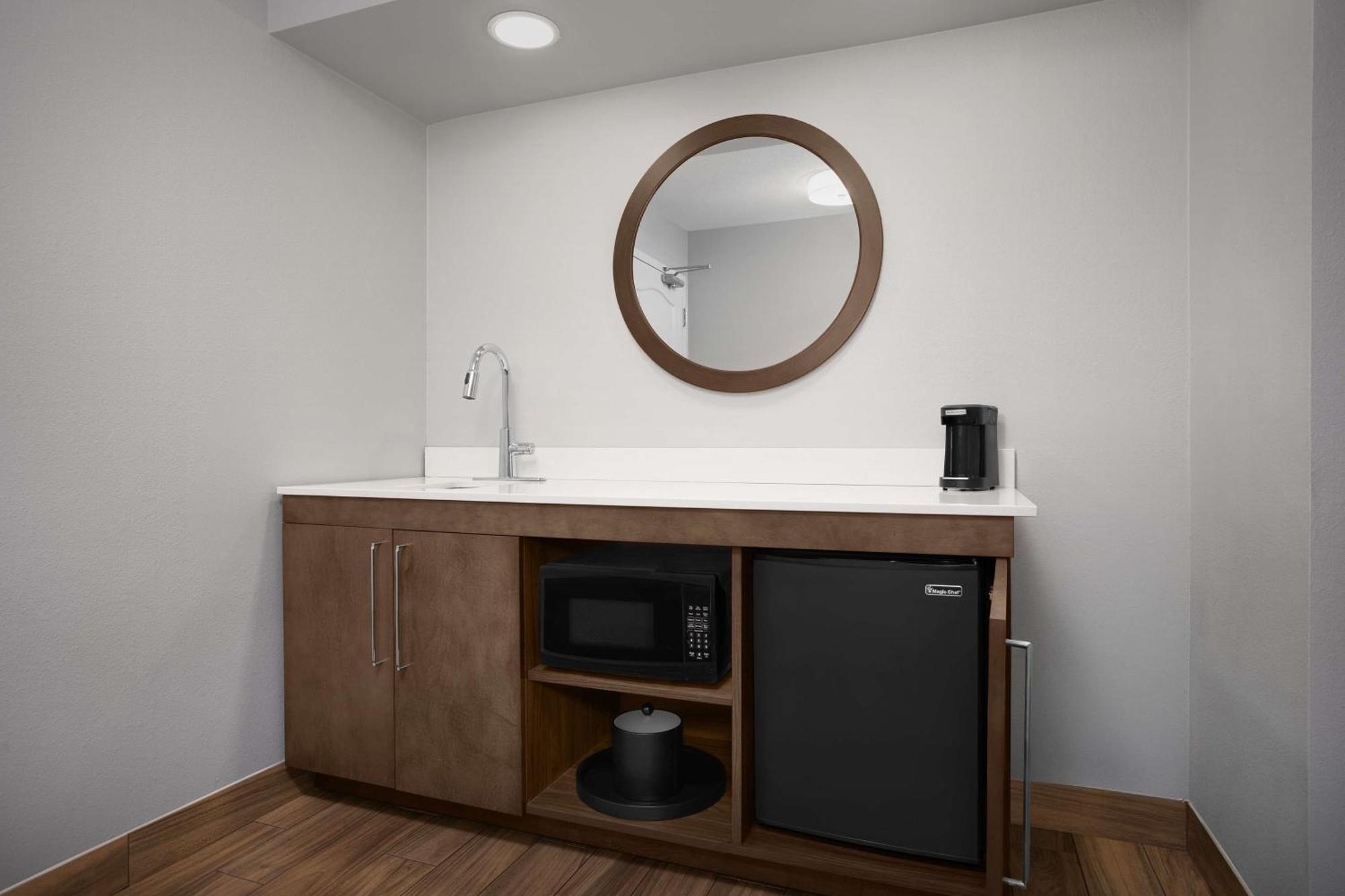 Hampton Inn Yorkville Zewnętrze zdjęcie