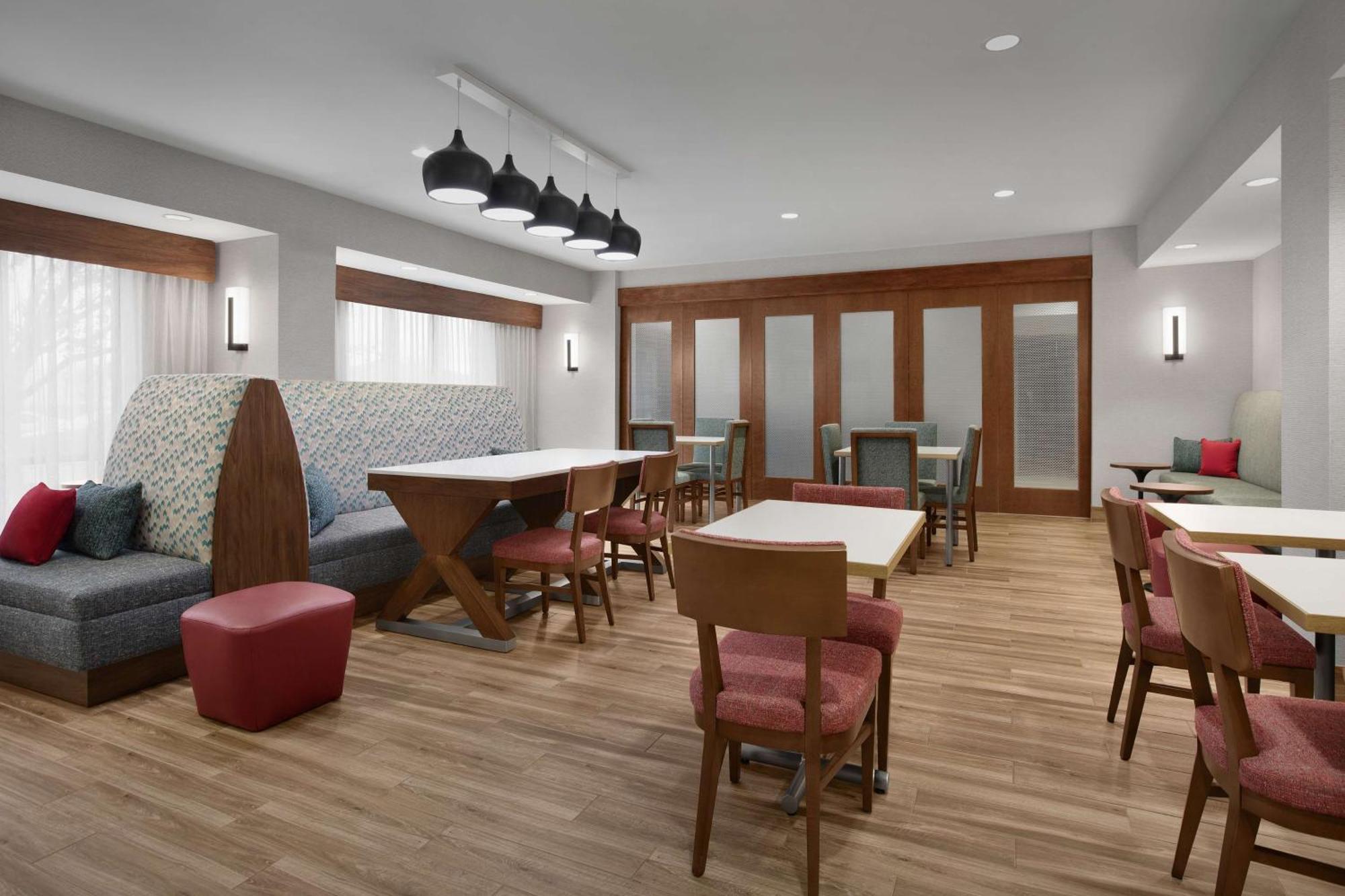 Hampton Inn Yorkville Zewnętrze zdjęcie