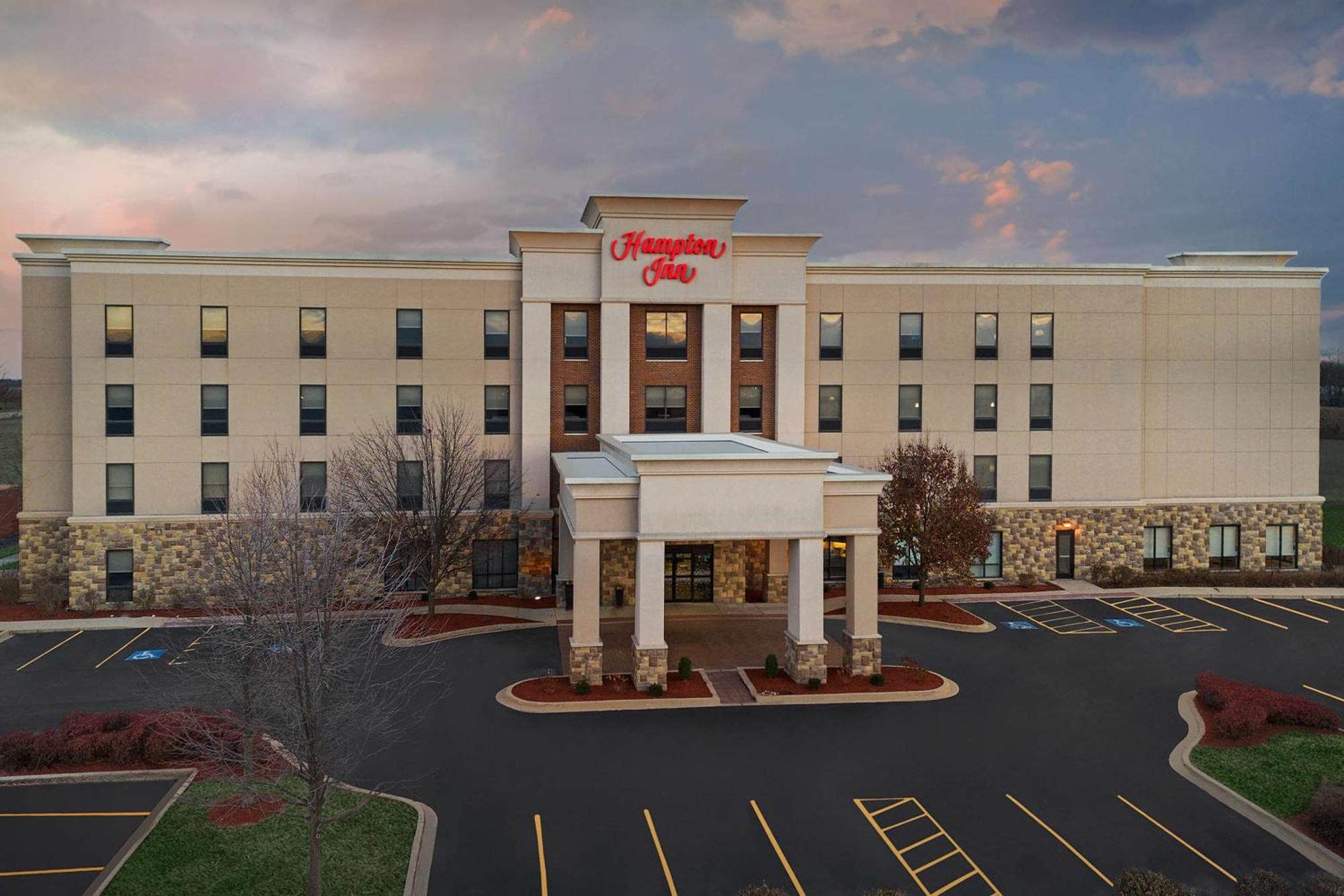 Hampton Inn Yorkville Zewnętrze zdjęcie